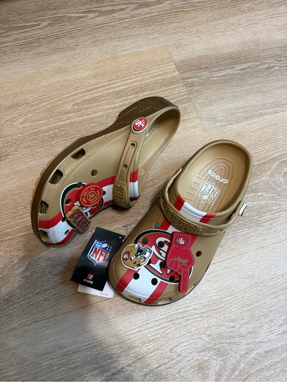 NWT Crocs NFL San Francisco 49ers Classic Clog Men's 9 Women's 11